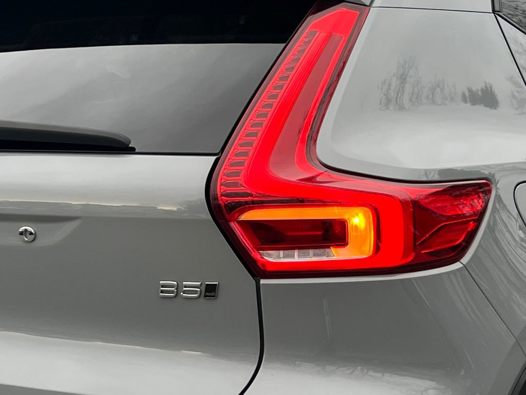 Used 2024 Volvo XC40 B5 Plus w/ Climate Package image 6