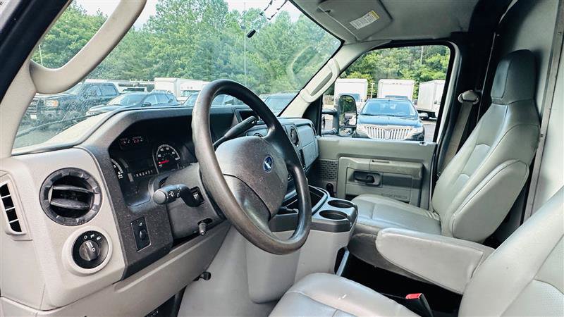 Used 2018 Ford E-350 and Econoline 350 Super Duty image 16