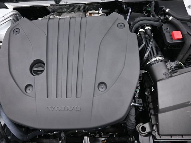 Used 2024 Volvo V60 B5 Cross Country Plus image 36