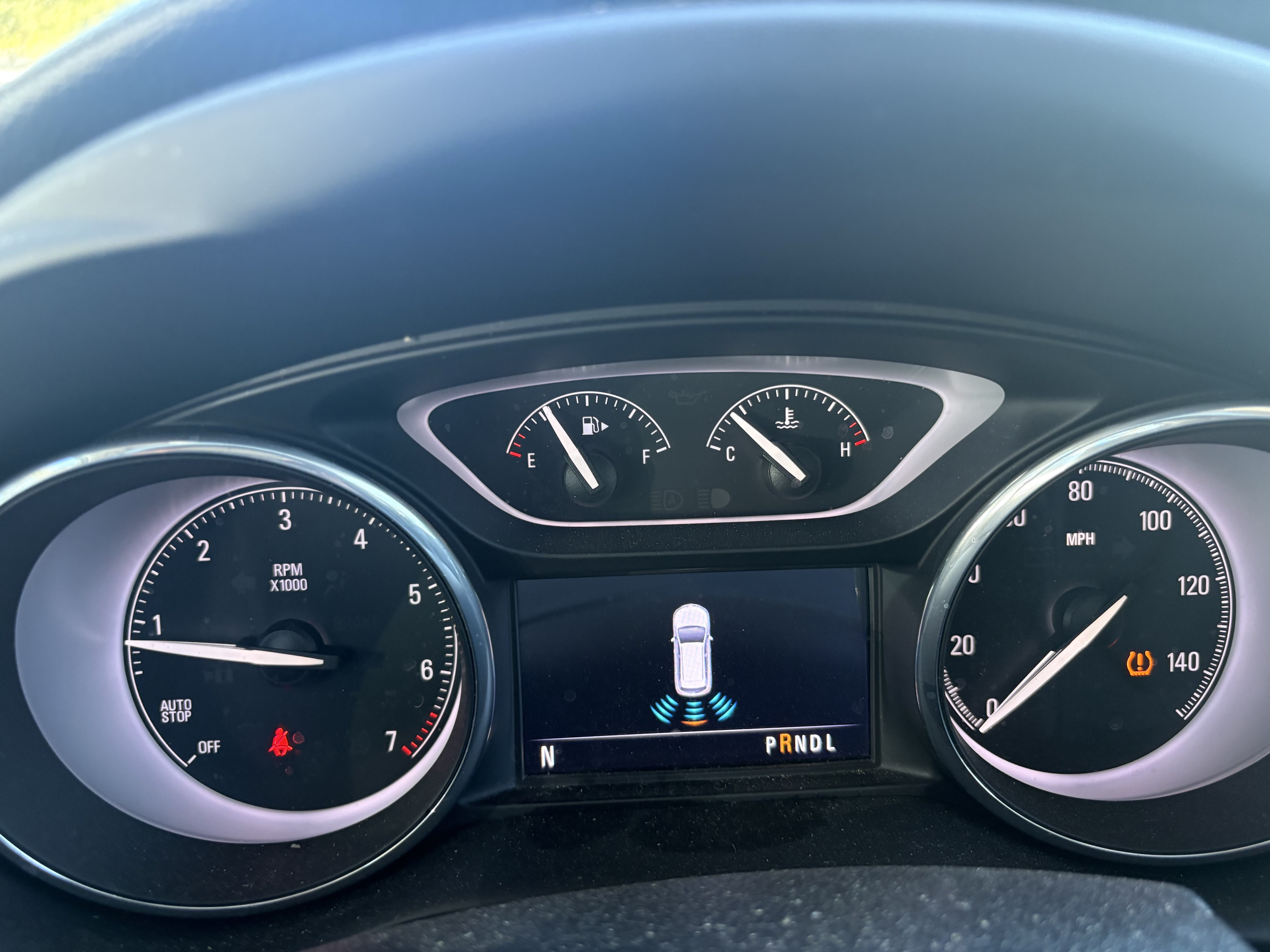Used 2019 Buick Envision Essence FWD image 12