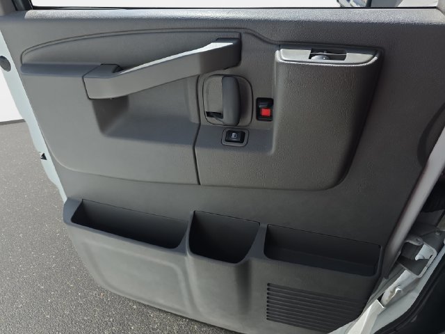 Used 2020 Chevrolet Express 3500 w/ Power Convenience Package RWD image 23