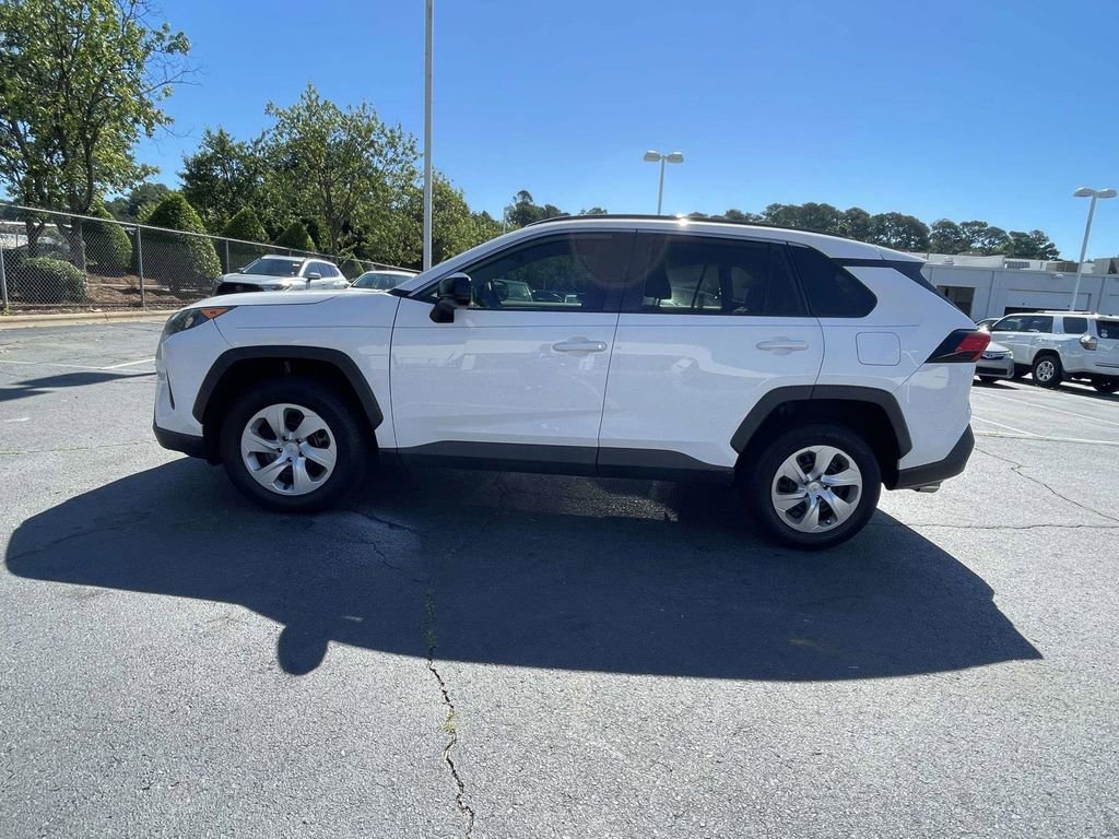Used 2021 Toyota RAV4 LE FWD image 11