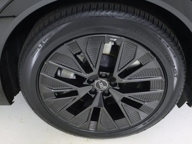 Used 2024 Audi Q8 e-tron Prestige w/ Prestige Package AWD/4WD image 9