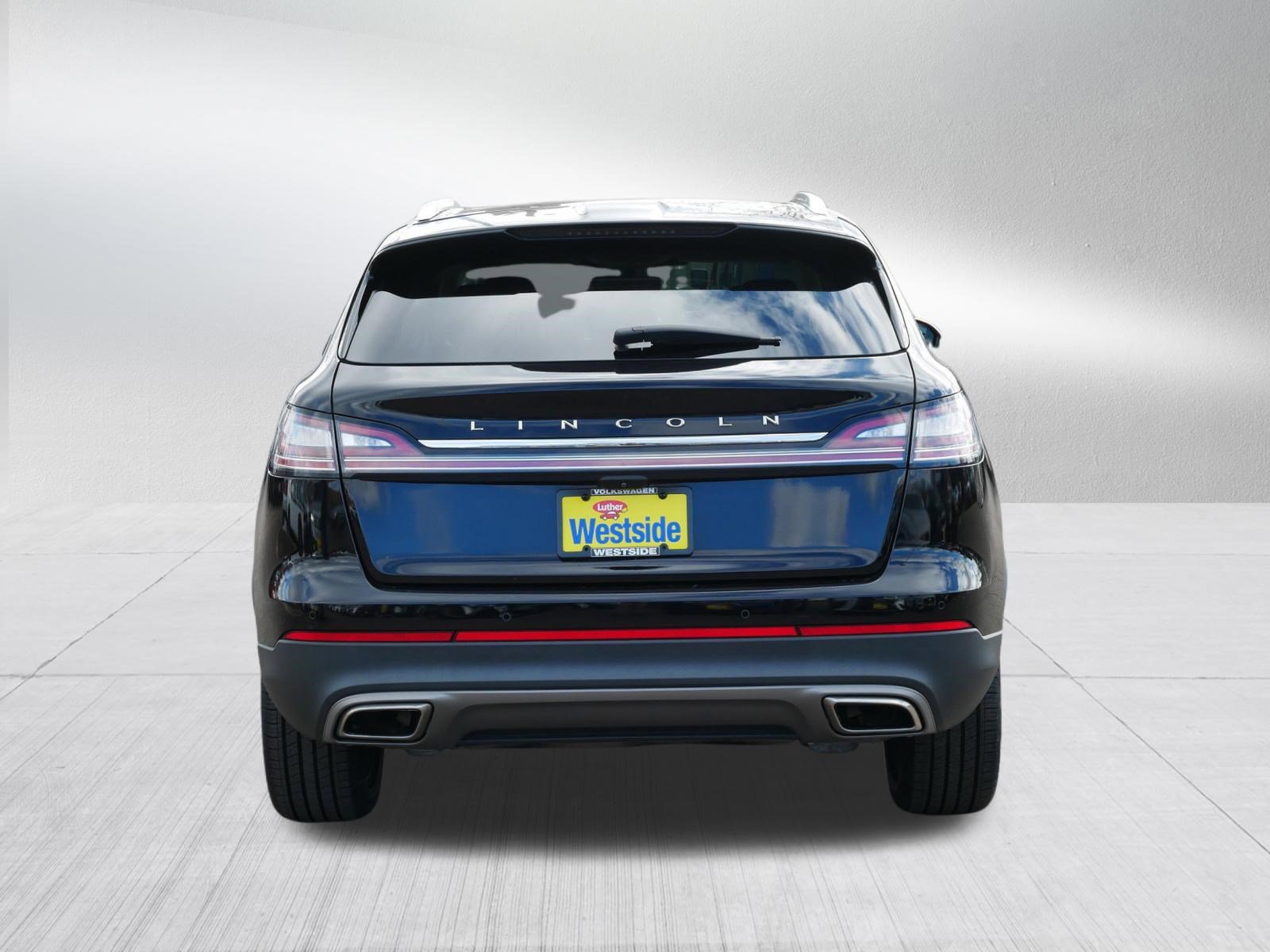 Used 2022 Lincoln Nautilus Reserve image 6