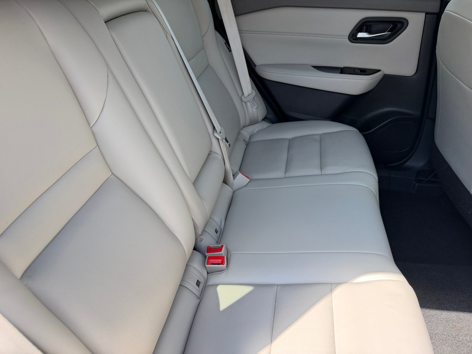 Used 2023 Nissan Rogue SL AWD/4WD image 14