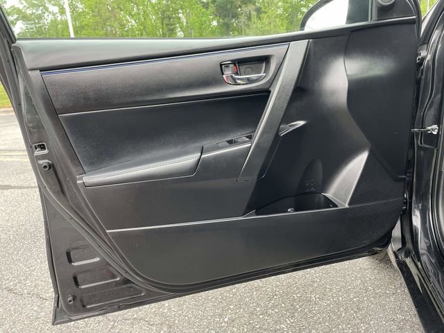 Used 2018 Toyota Corolla SE FWD image 18