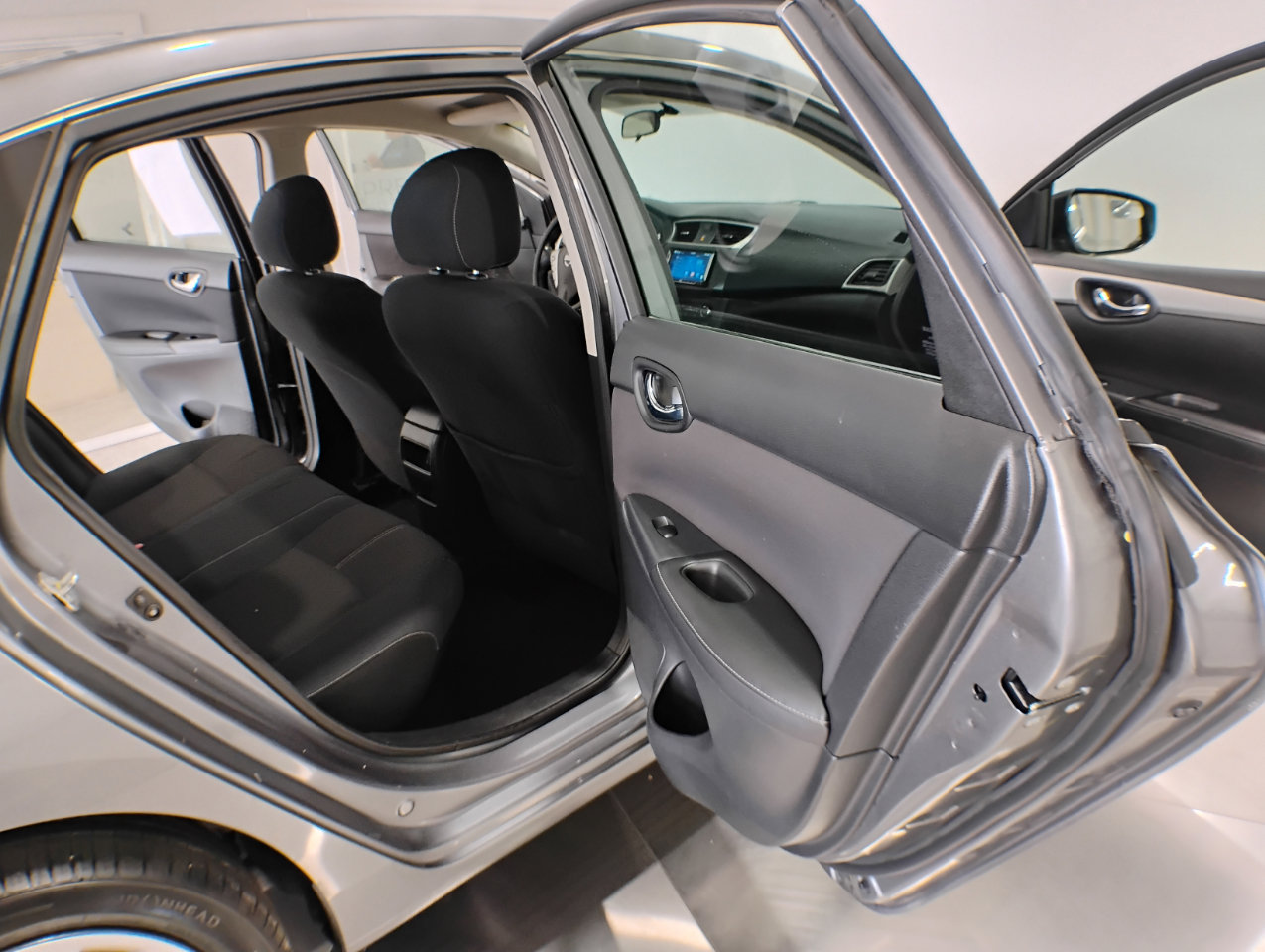 Used 2017 Nissan Sentra S image 84