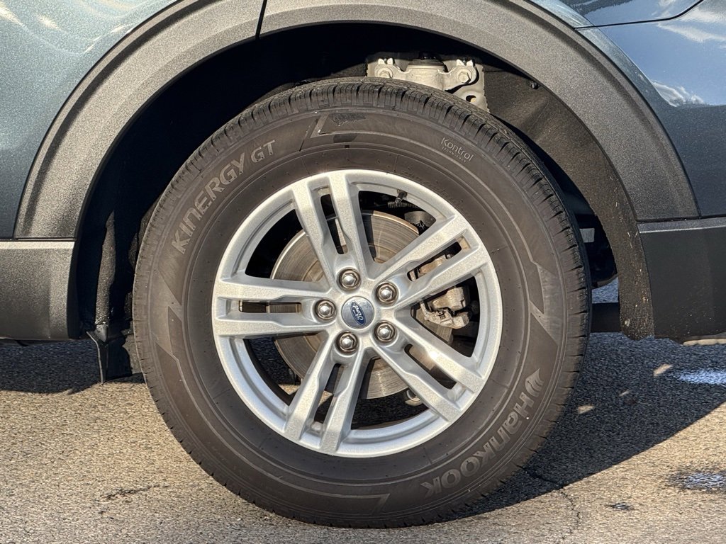 Used 2022 Ford Explorer XLT w/ Equipment Group 202A image 10