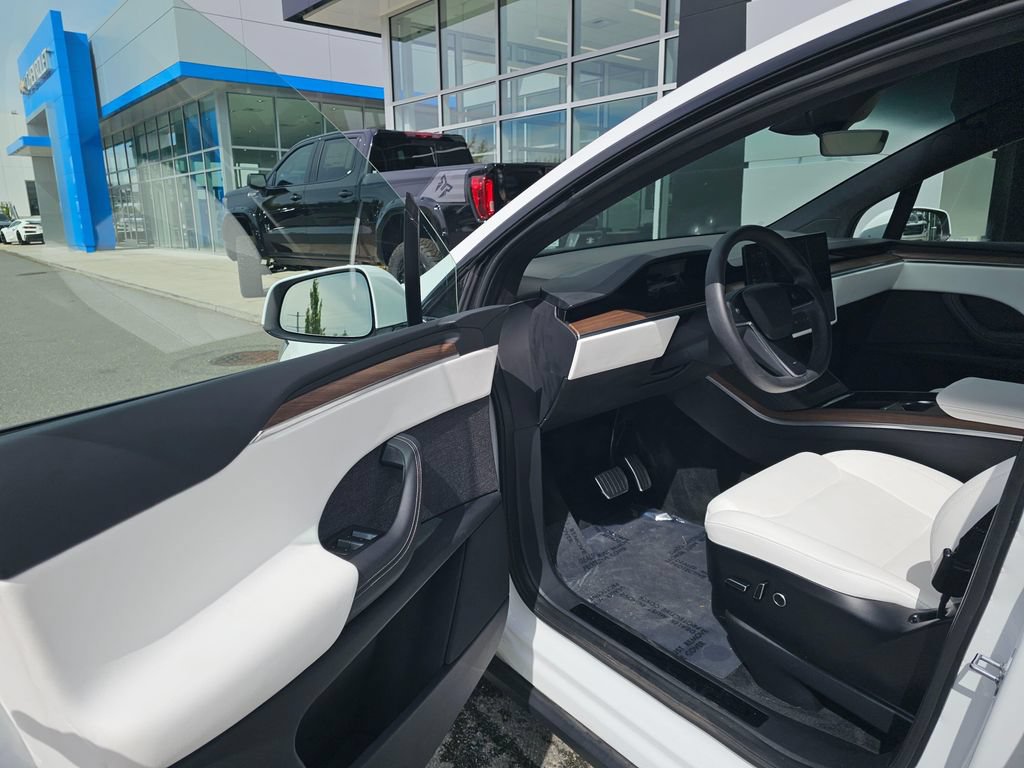 Used 2024 Tesla Model X AWD/4WD image 23