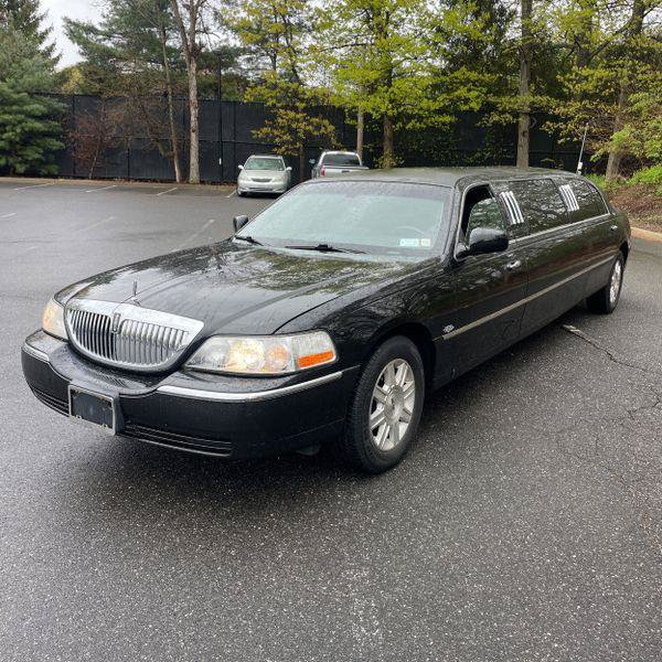 Used 2011 Lincoln Town Car Executive