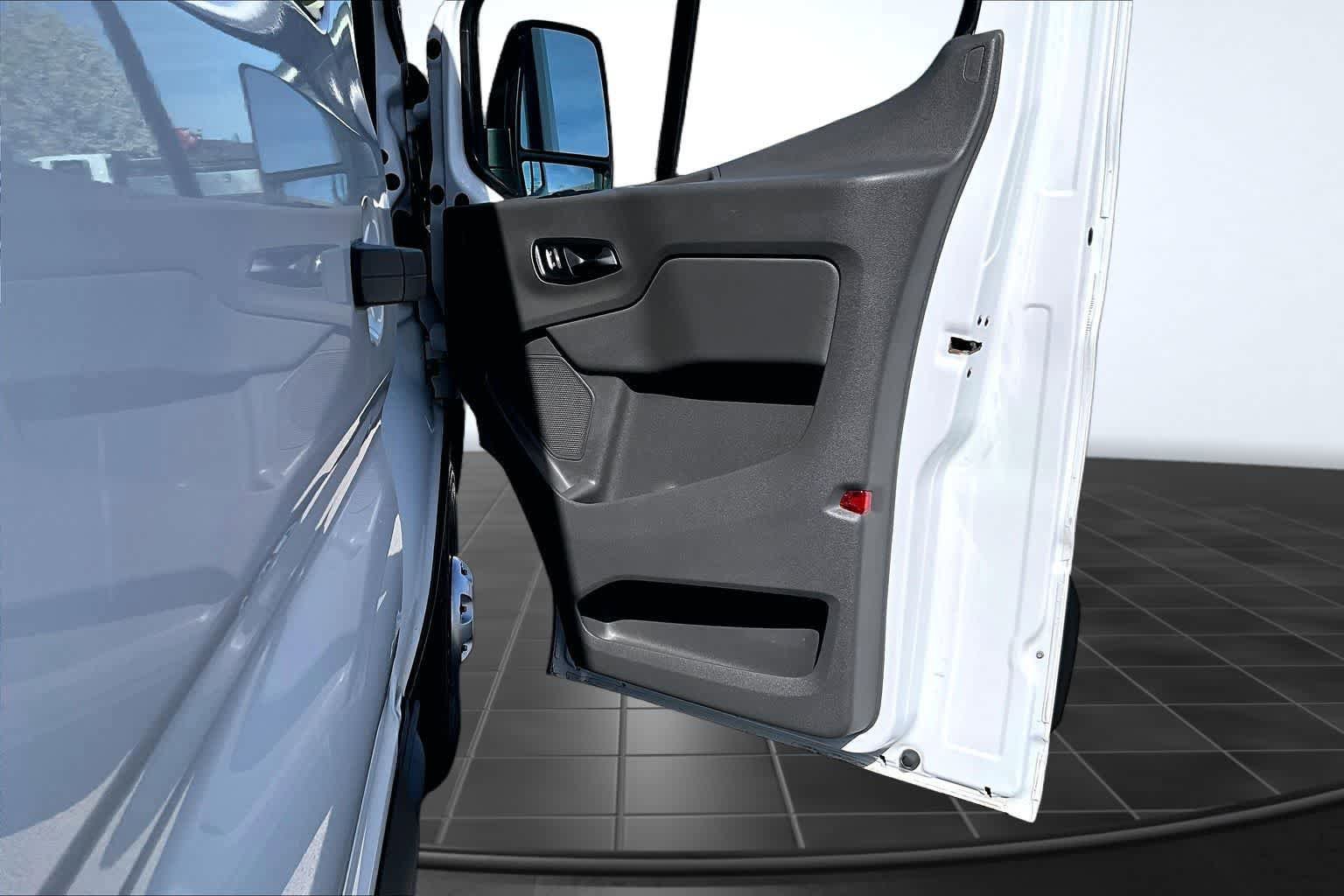 Used 2023 Ford Transit 350 XL AWD/4WD image 28