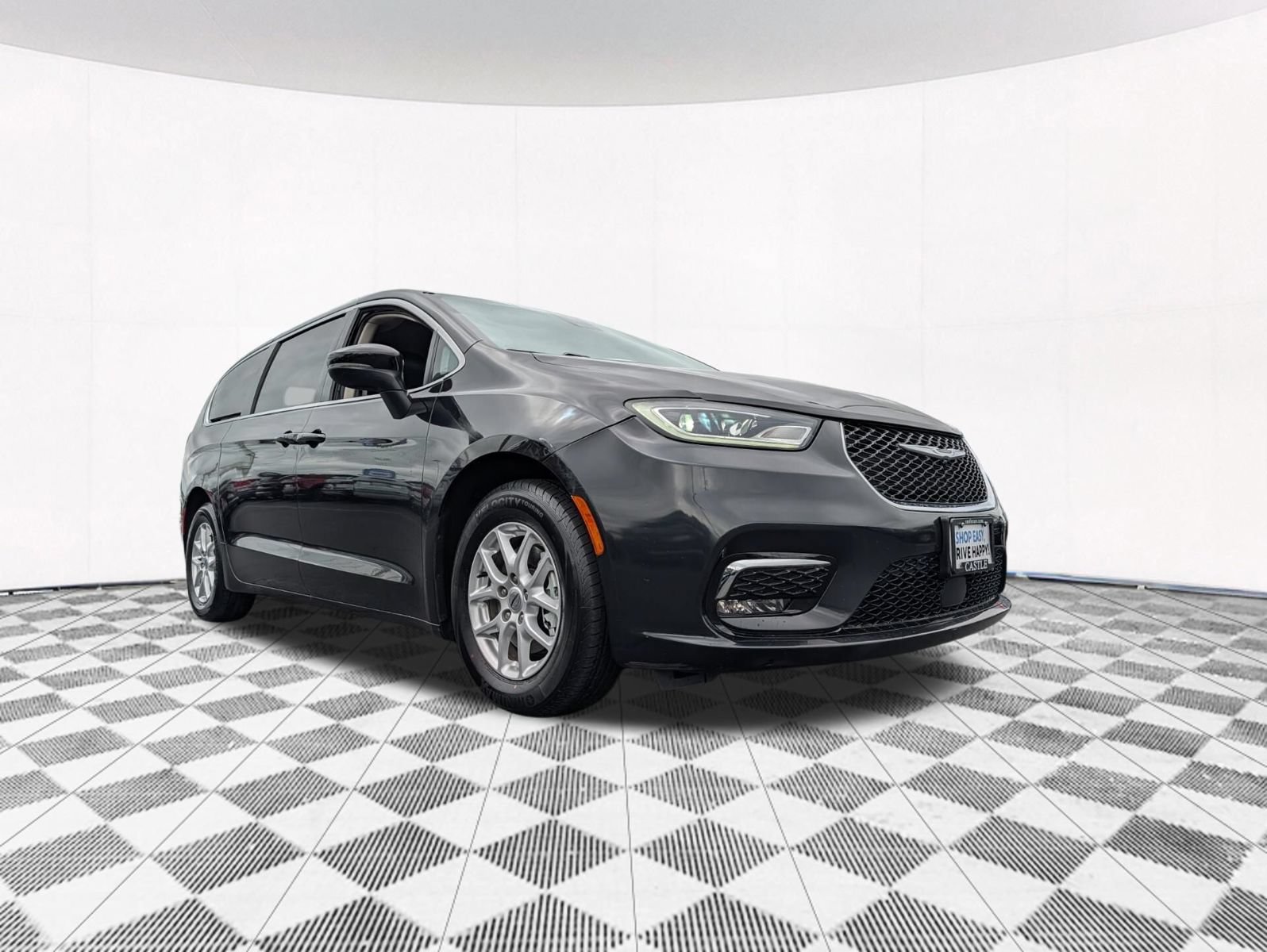 Used 2023 Chrysler Pacifica Touring-L FWD image 13