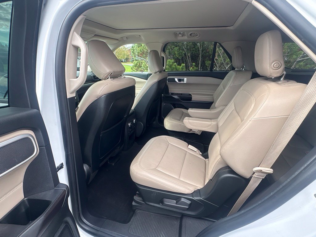 Used 2020 Ford Explorer XLT w/ Equipment Group 202A AWD/4WD image 27