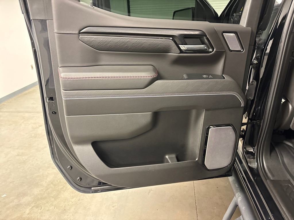 Used 2022 GMC Sierra 1500 AT4X image 32
