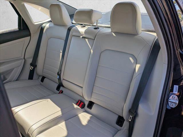 Certified 2023 Volkswagen Jetta SE w/ Panoramic Sunroof Package FWD image 18