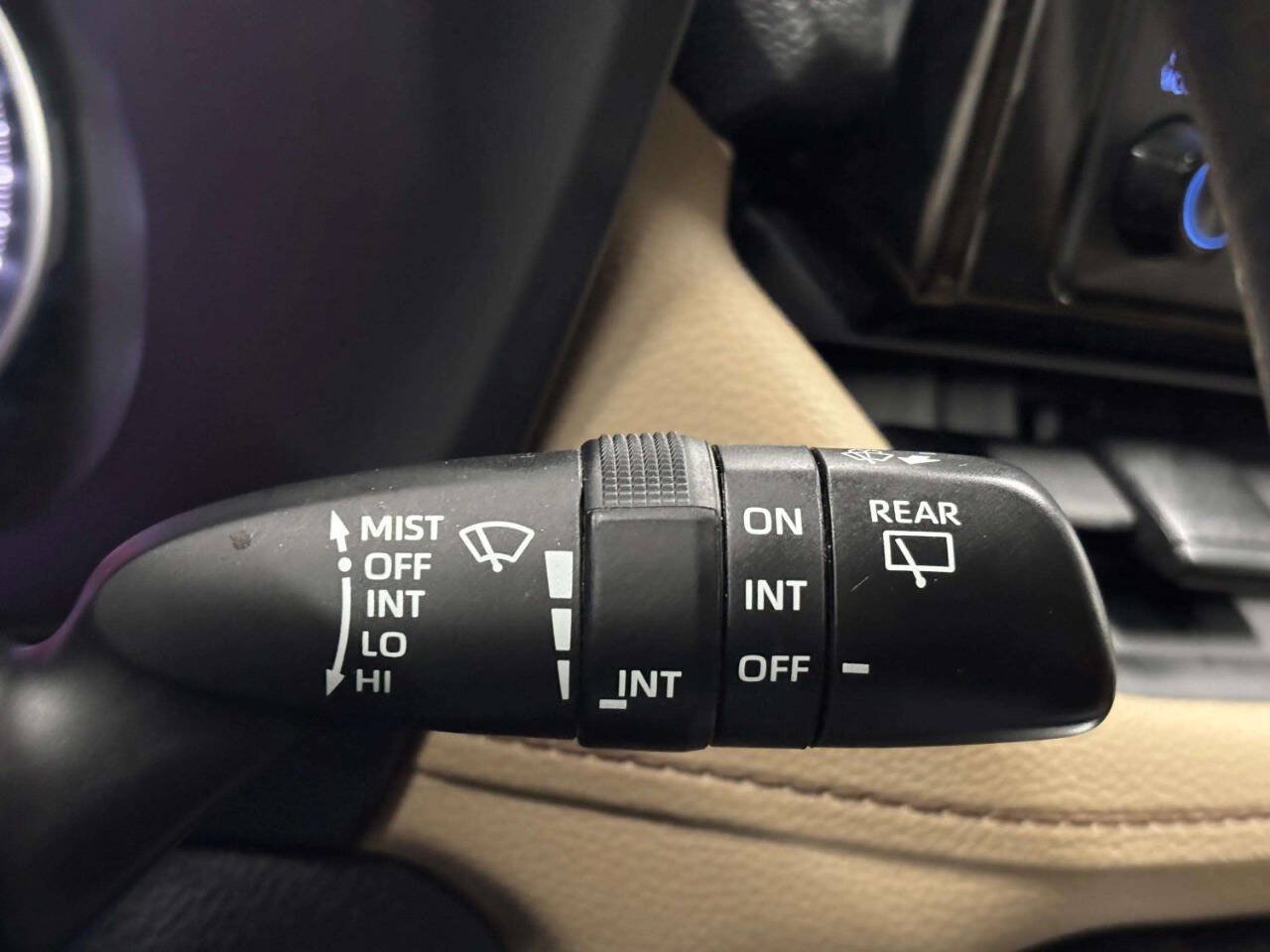 Used 2022 Toyota RAV4 XLE AWD/4WD image 29