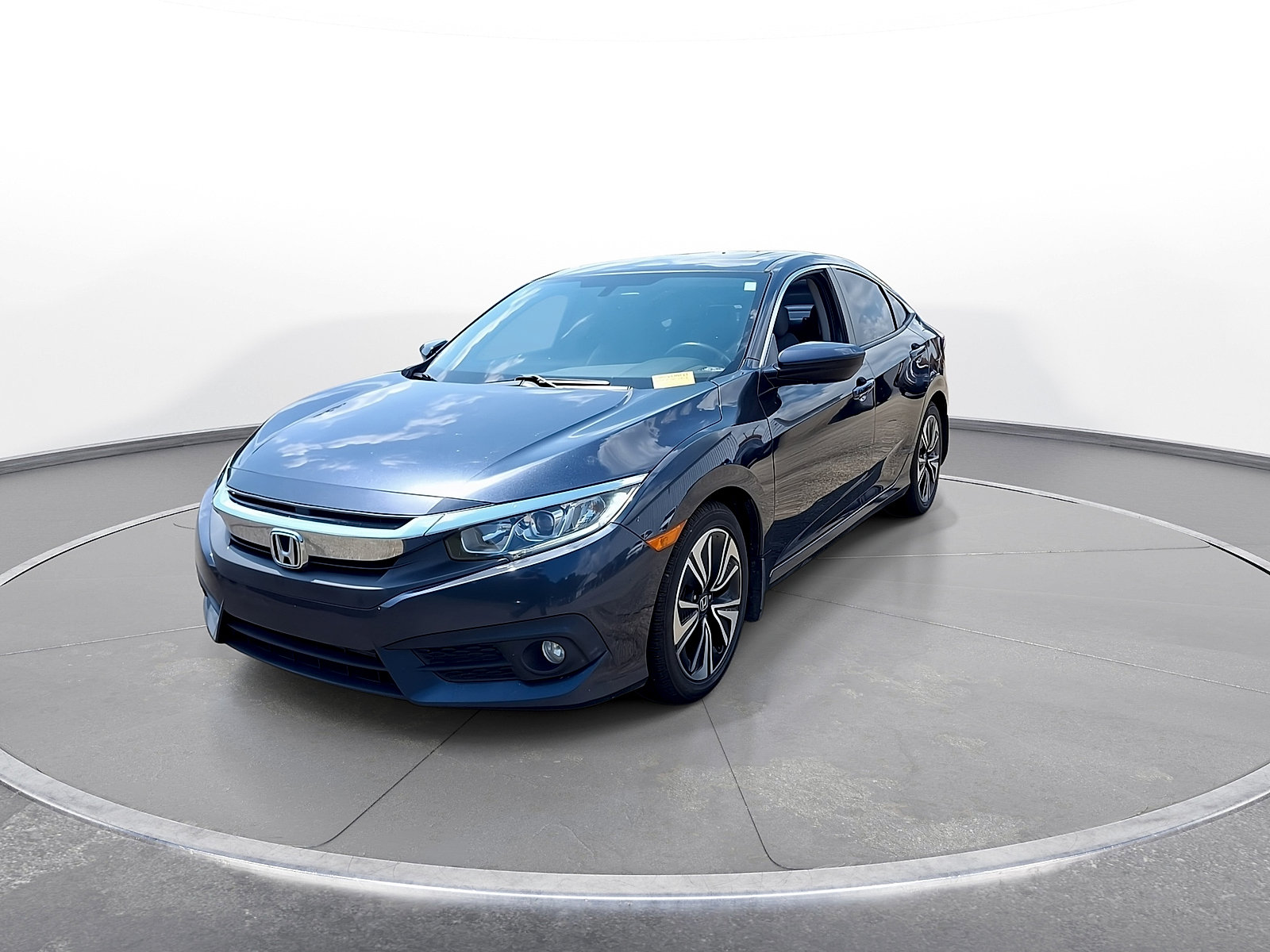 Used 2018 Honda Civic EX-T image 3
