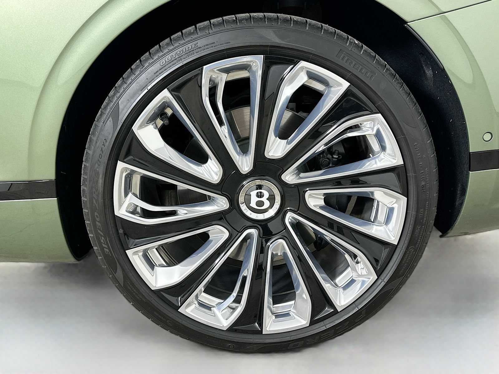 Used 2024 Bentley Continental GT Mulliner AWD/4WD image 49