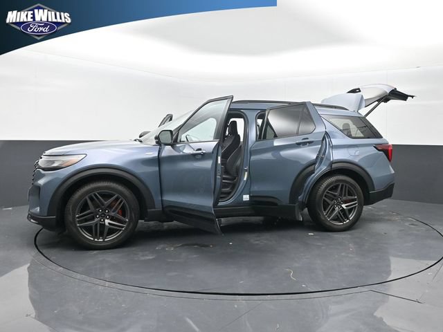 Used 2025 Ford Explorer ST-Line w/ Premium Package RWD image 28