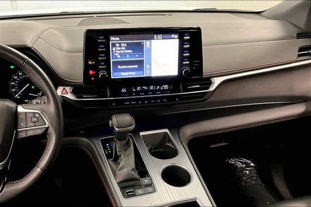 Used 2022 Toyota Sienna XSE image 7
