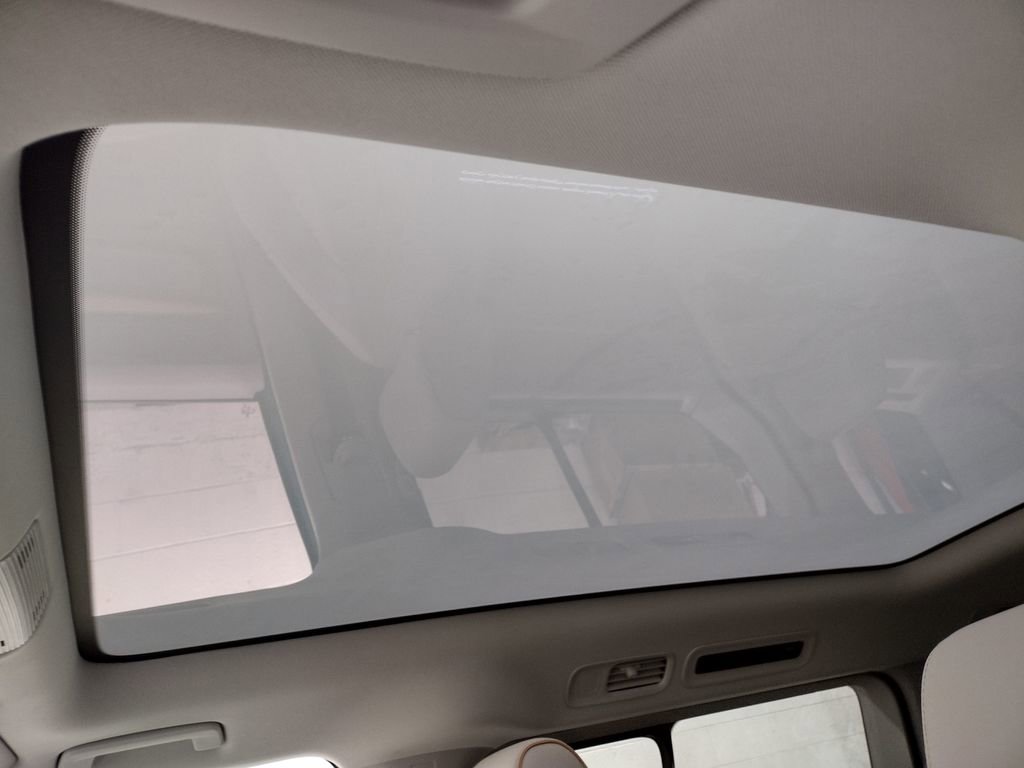 New 2025 Volkswagen ID. Buzz 1st Edition image 26