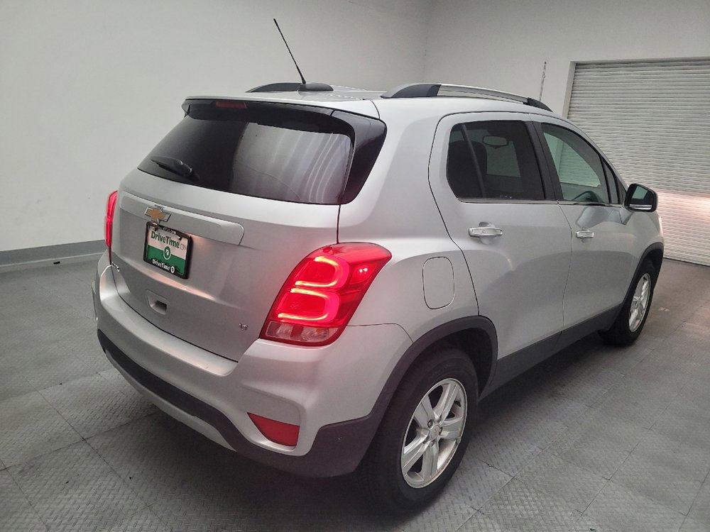 Used 2018 Chevrolet Trax LT w/ LT Convenience Package image 9