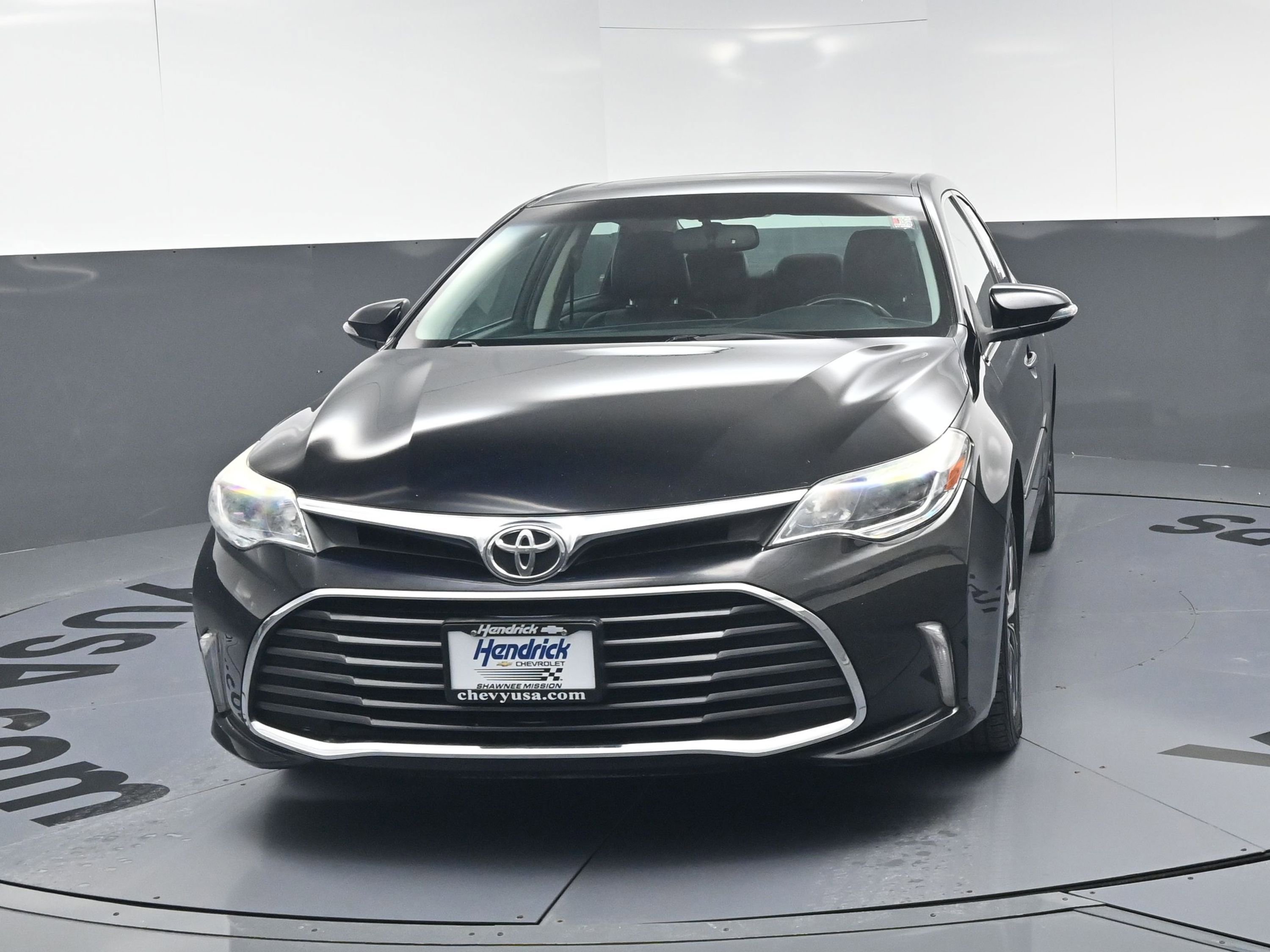 Used 2016 Toyota Avalon XLE Premium image 5