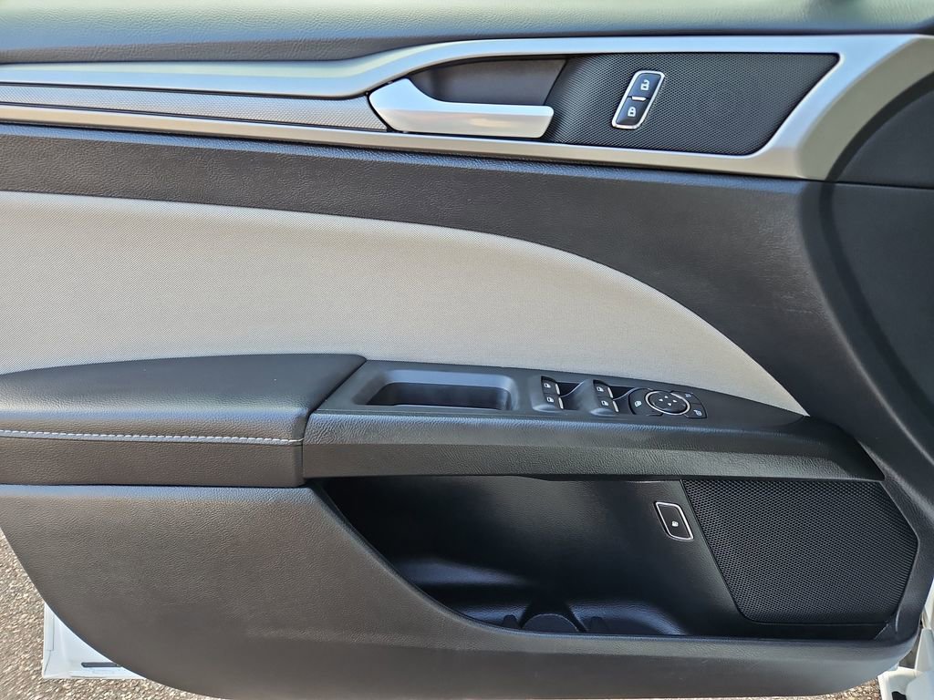 Used 2018 Ford Fusion S FWD image 22