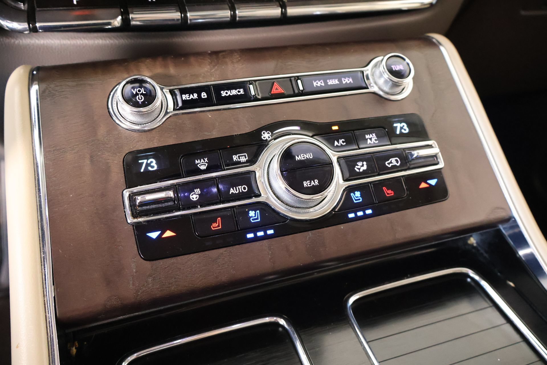 Used 2020 Lincoln Aviator Reserve w/ Equipment Group 202A AWD/4WD image 8