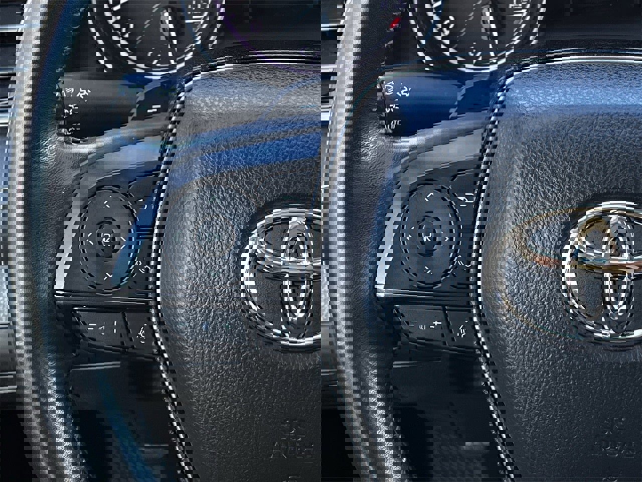 Used 2023 Toyota Camry SE image 12