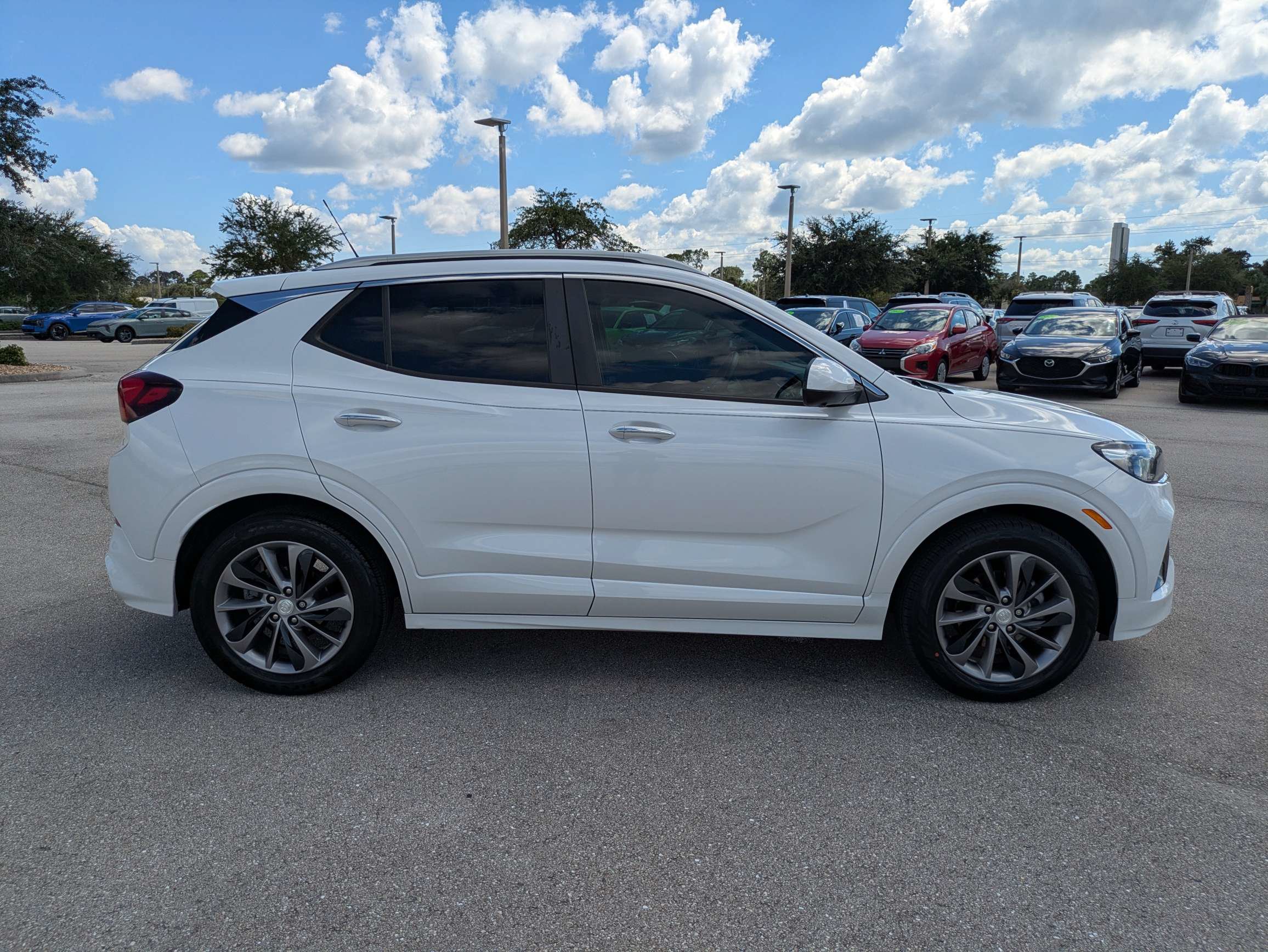 Used 2020 Buick Encore GX Select w/ Experience Buick Package FWD image 3