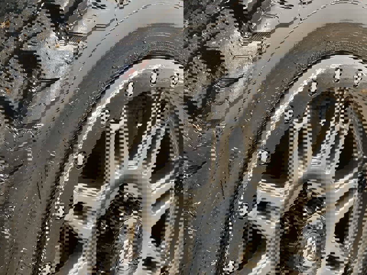 Used 2012 Chevrolet Avalanche LTZ image 37