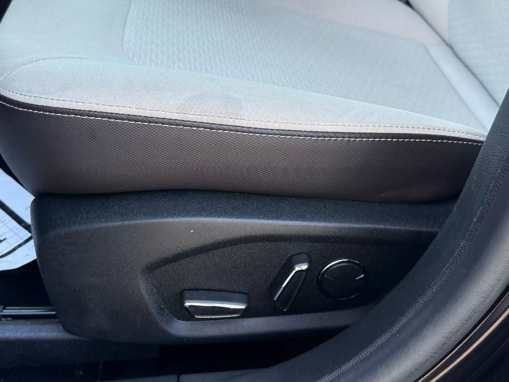 Used 2019 Ford Fusion SE w/ Equipment Group 151A image 19