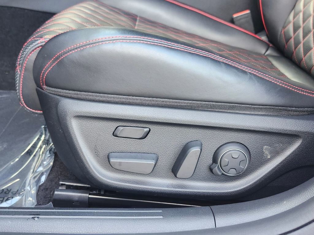 Used 2023 Genesis G70 3.3T w/ Sport Prestige Package image 10