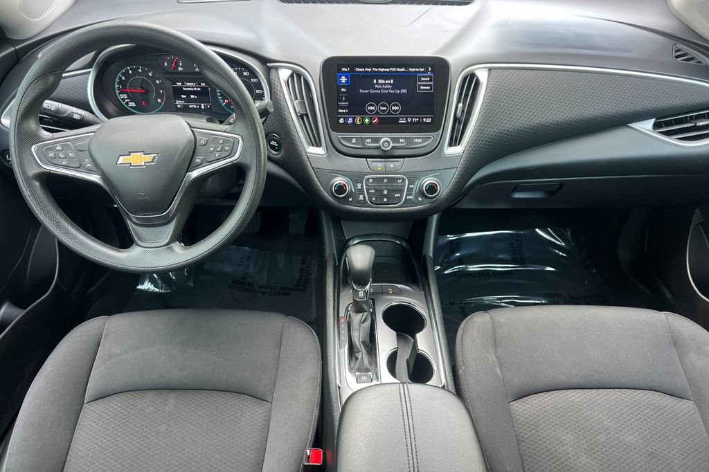 Used 2025 Chevrolet Malibu LT FWD image 9