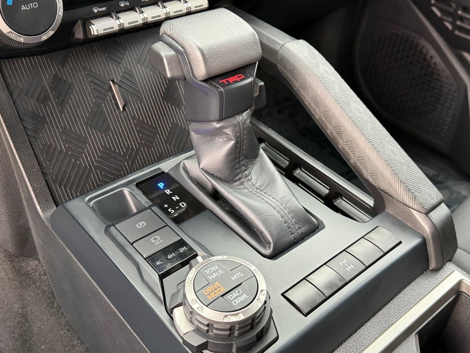 Used 2024 Toyota Tacoma TRD Off-Road image 17