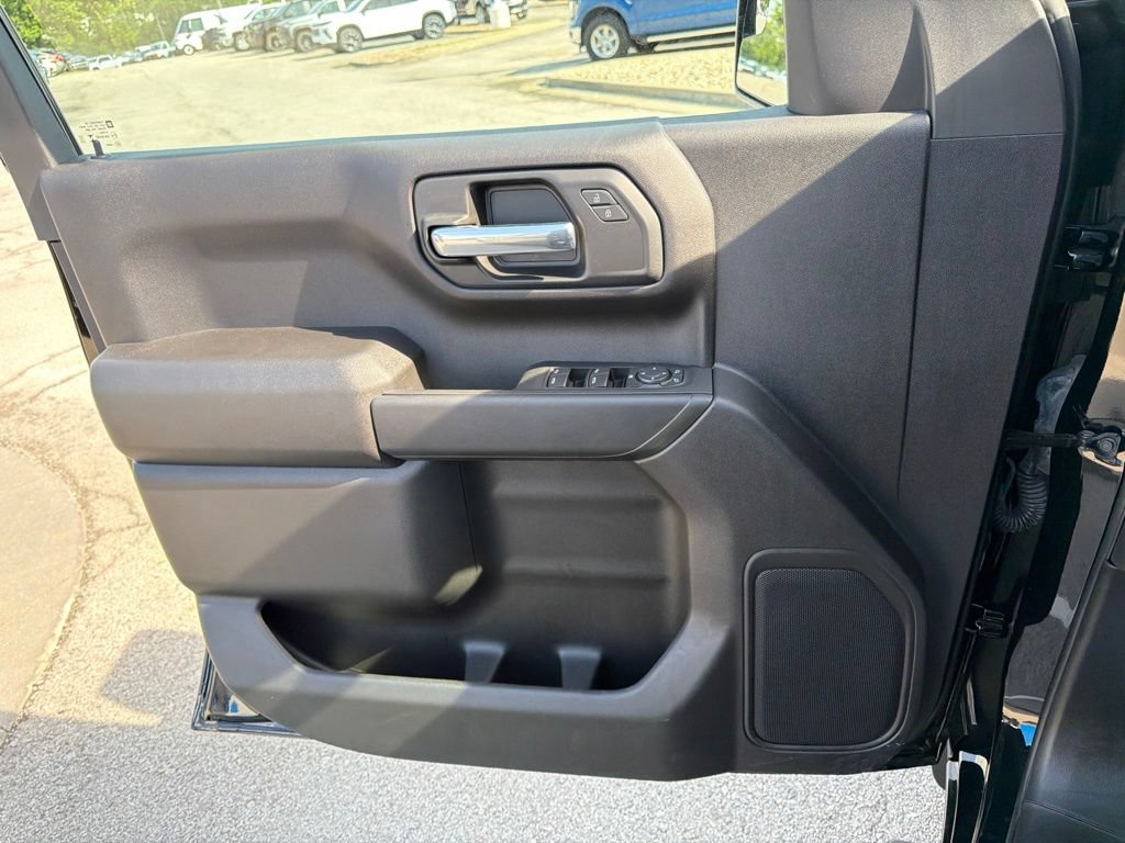 Used 2025 Chevrolet Silverado 1500 Custom AWD/4WD image 31