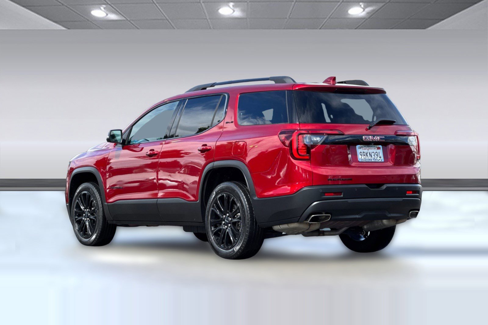 Used 2022 GMC Acadia SLE w/ Driver Convenience Package image 8