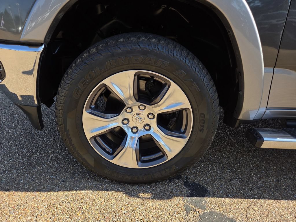 Used 2019 RAM 1500 Laramie RWD image 31