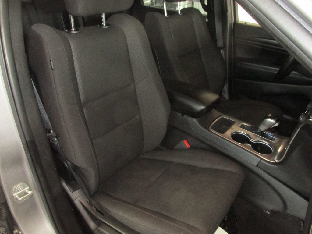 Used 2021 Jeep Grand Cherokee Laredo w/ Security & Convenience Group image 28