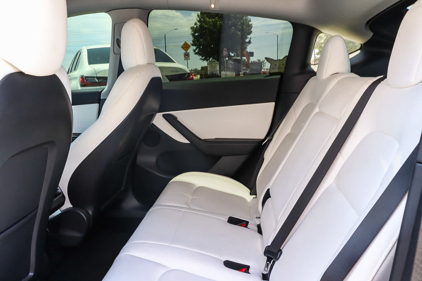 Used 2021 Tesla Model Y Long Range AWD/4WD image 19