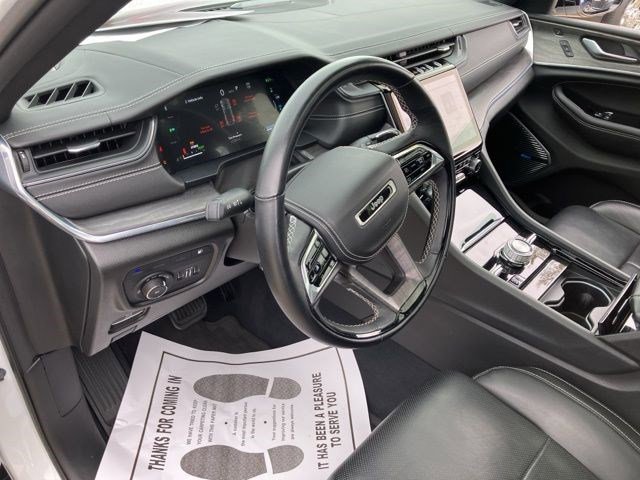 Certified 2022 Jeep Grand Cherokee Overland w/ Advanced Protech Group III AWD/4WD image 15