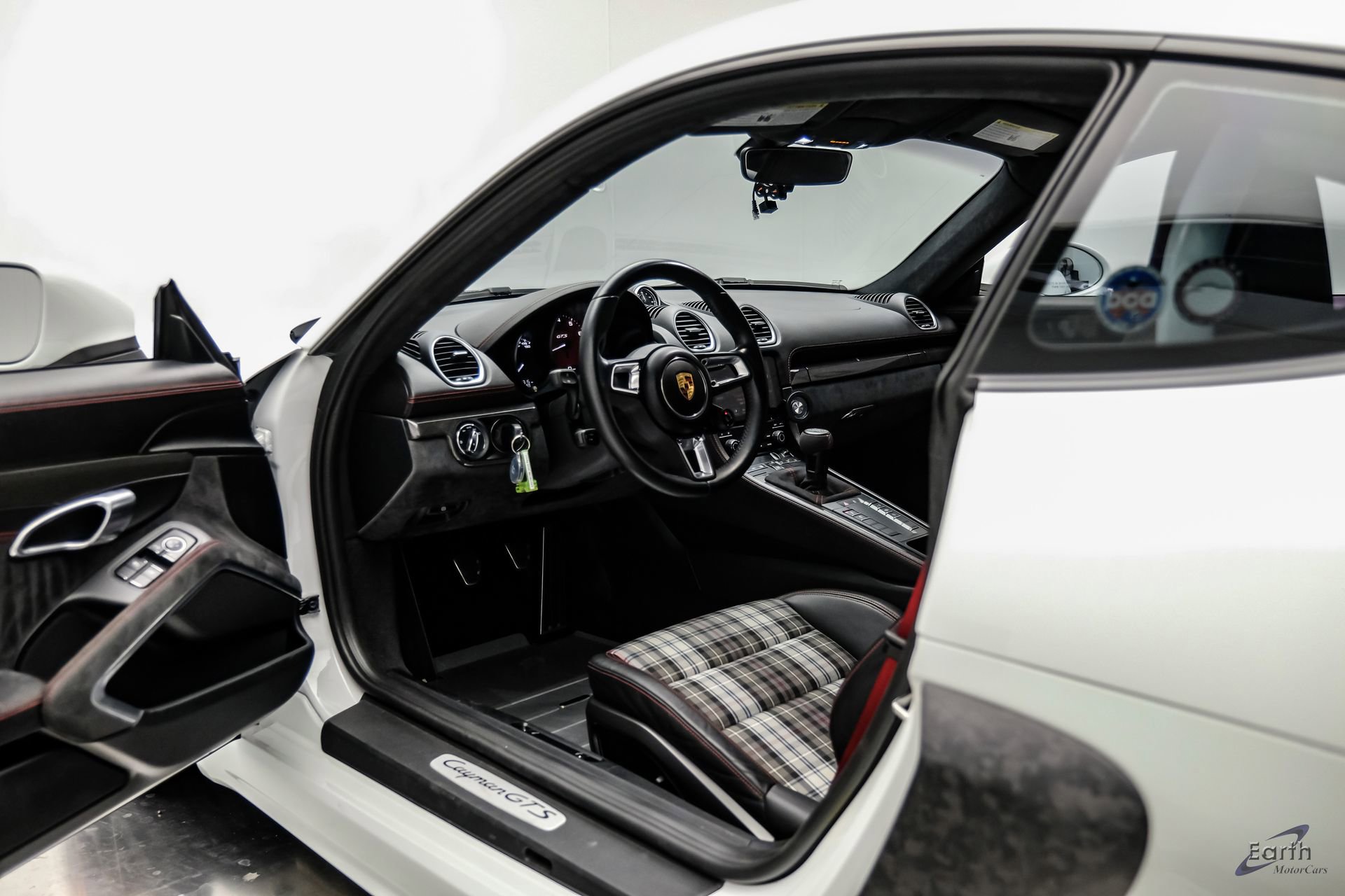 Used 2019 Porsche 718 Cayman GTS RWD image 38