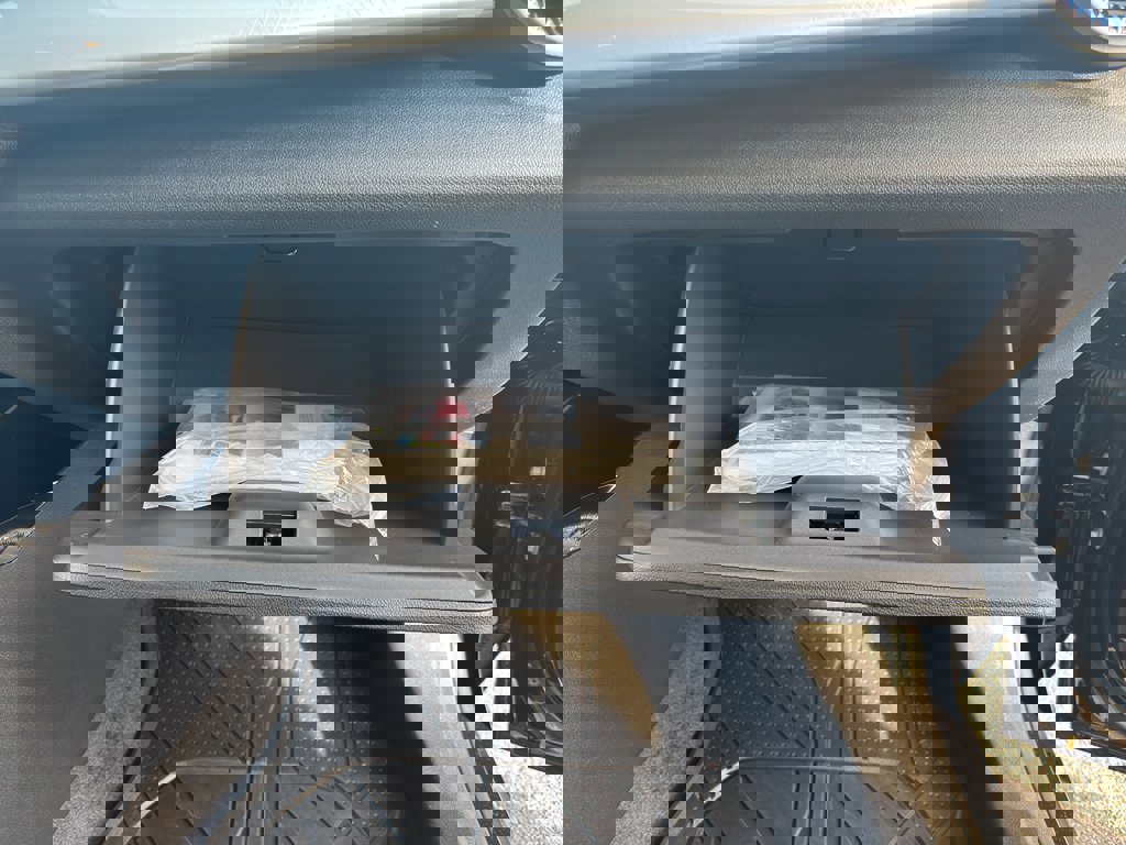 Used 2025 Chevrolet Trax LT w/ Driver Confidence Package image 30