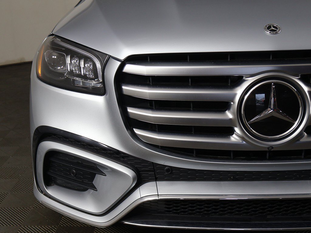 Used 2025 Mercedes-Benz GLS 450 4MATIC w/ AMG Line Exterior image 17
