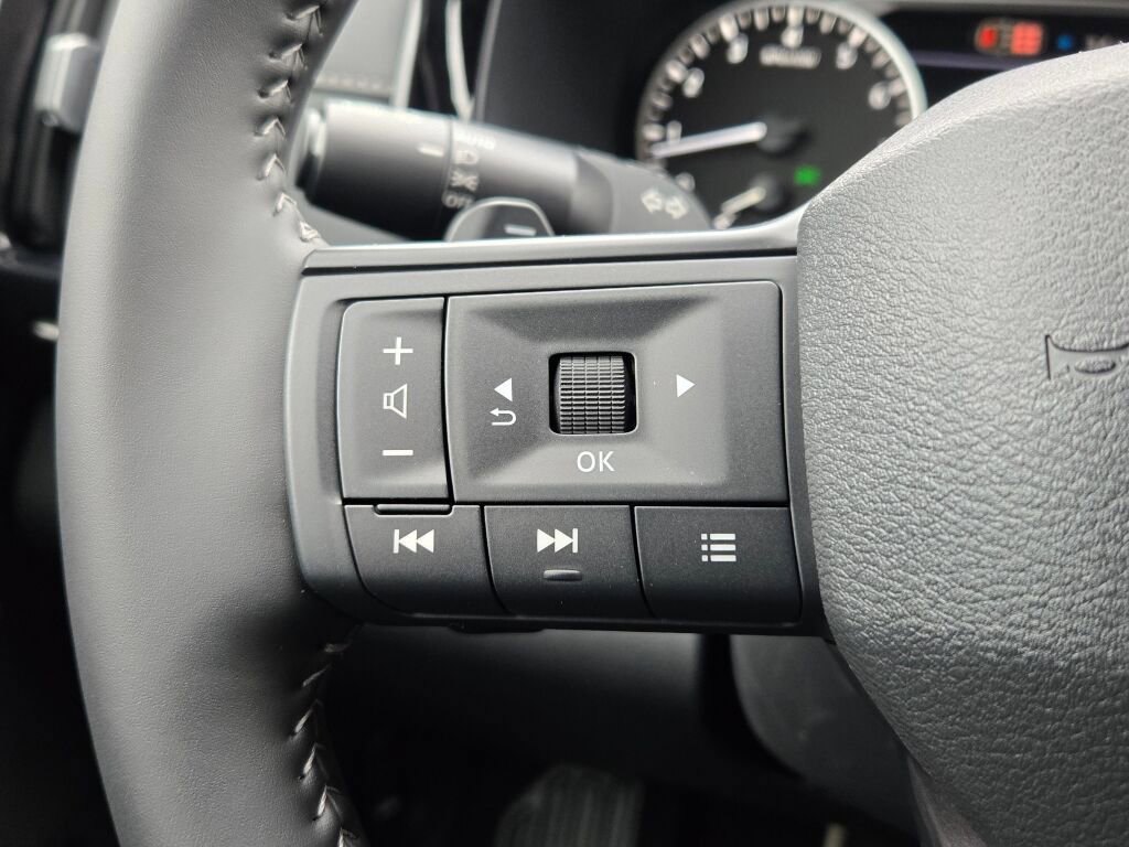 New 2026 Nissan Pathfinder SV image 29