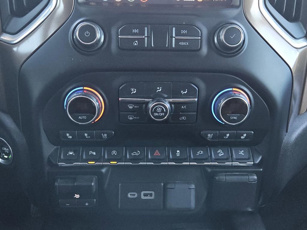 Certified 2020 Chevrolet Silverado 1500 High Country w/ Technology Package image 13