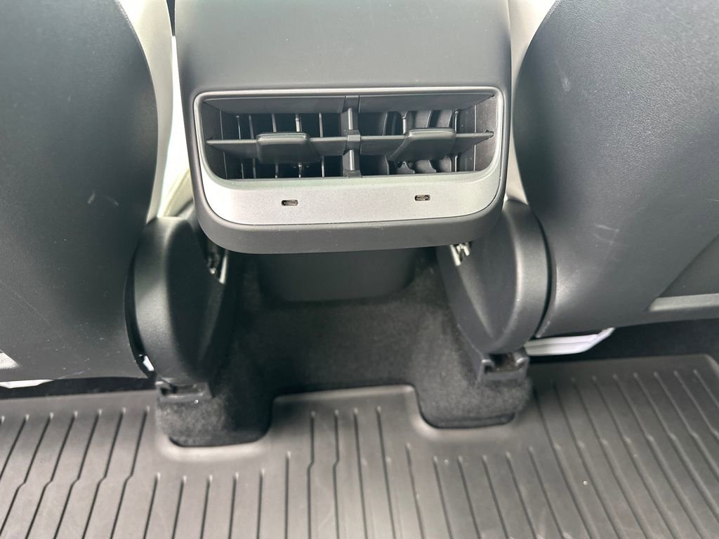 Used 2023 Tesla Model Y Long Range image 22