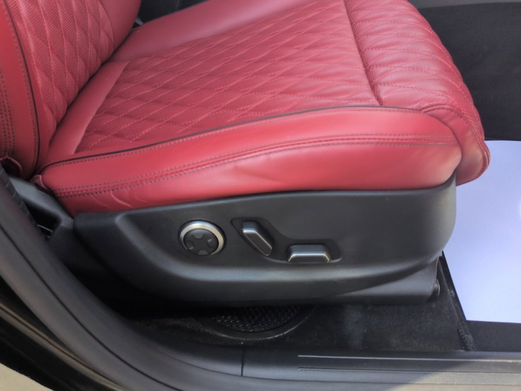 Used 2023 Genesis GV70 3.5T Sport w/ Sport Prestige Package image 19