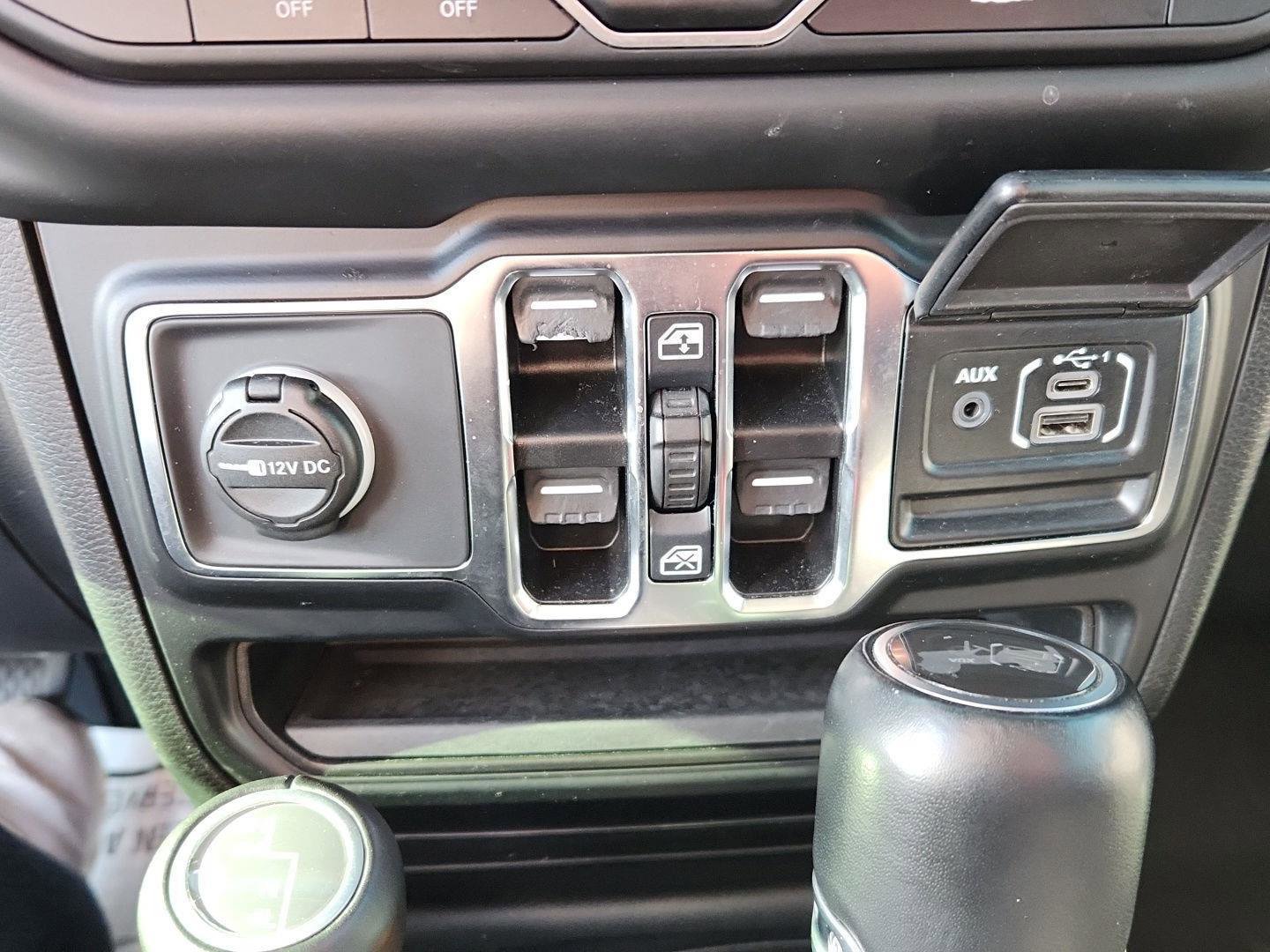 Used 2021 Jeep Wrangler Unlimited Sahara AWD/4WD image 21
